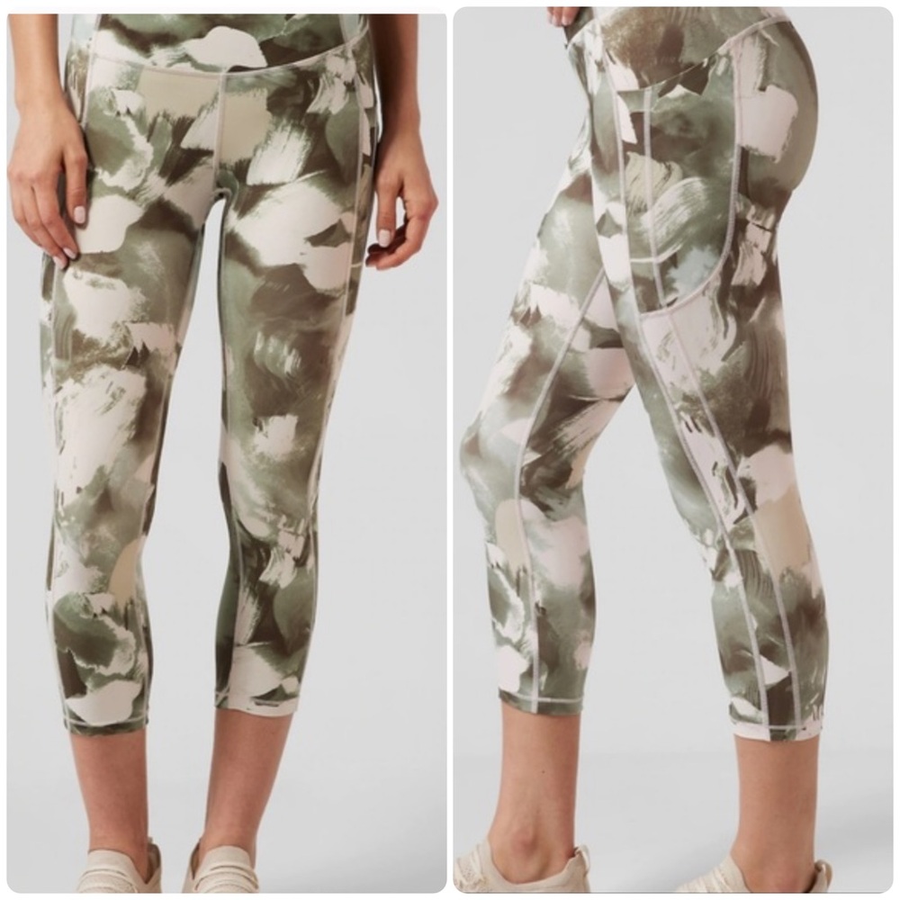 Athleta Ultimate Stash Capri Cropped Leggings Tights Drop In Pocket Size XS